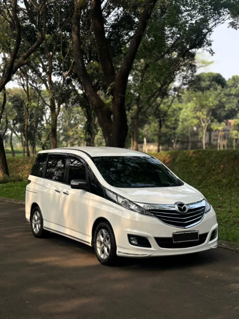 Mazda Biante Skyactive 2.0 AT 2015