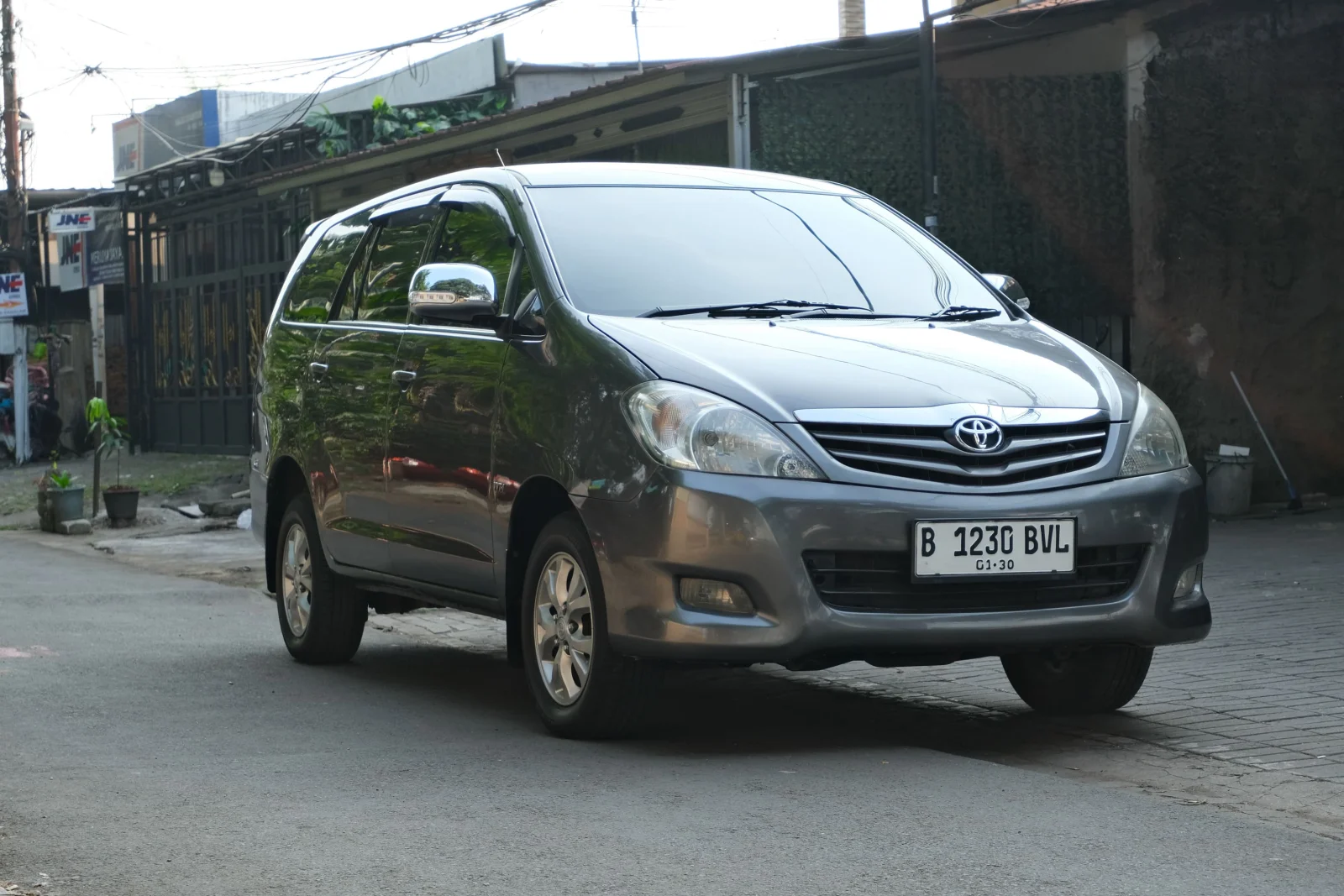 Toyota Innova 2.0 G Bensin AT